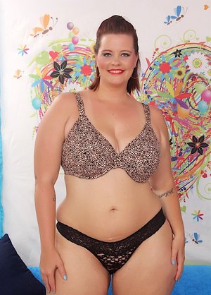 18 year old girl Cipriana A takes a cumshot in mouth after sex in mesh hosiery